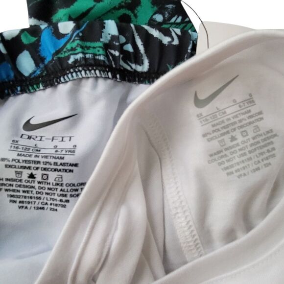 Nike Green and Blue Outfit - Picture 3 of 3